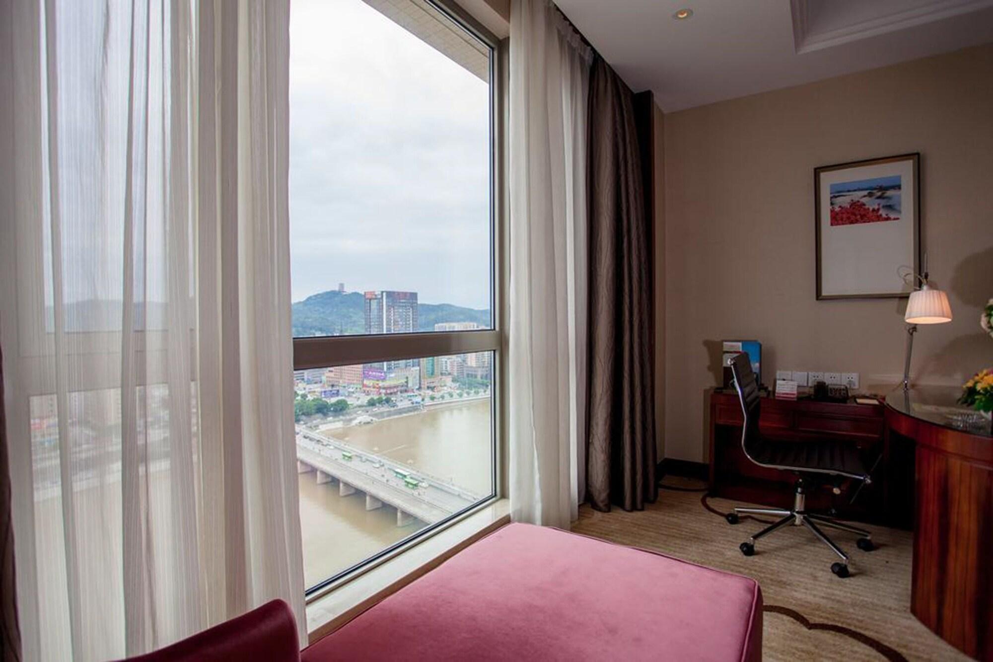 Ramada Plaza Shaoguan City Centre Esterno foto