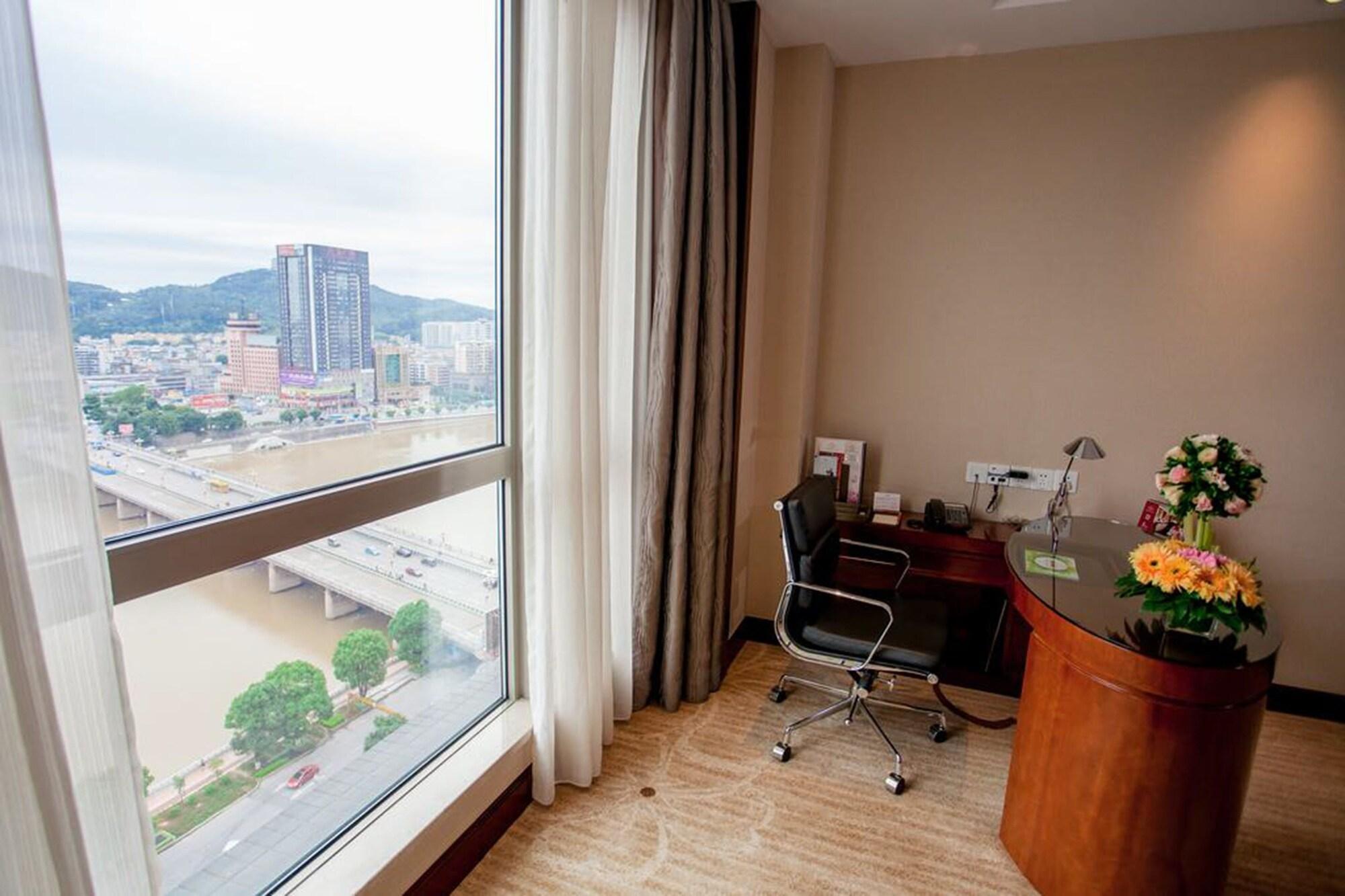 Ramada Plaza Shaoguan City Centre Esterno foto